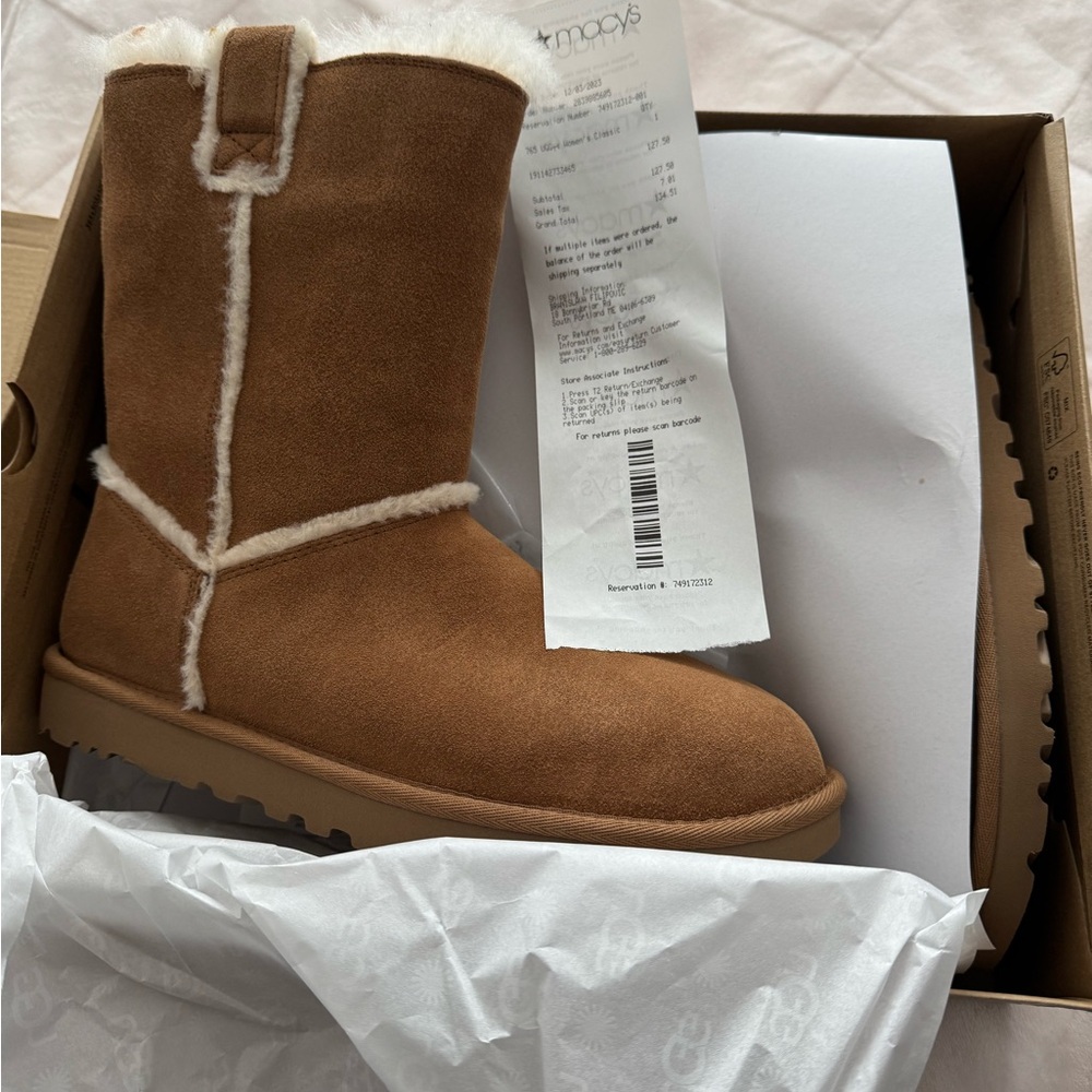 UGG Chestnut Classic Short Boot Box Label